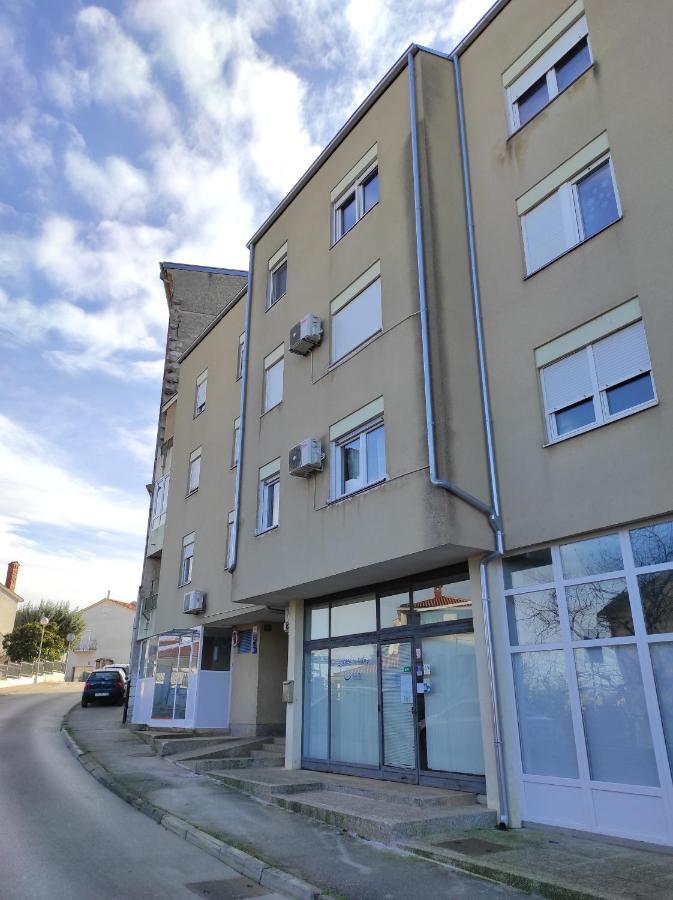 Apartment Dorrea Pula Ngoại thất bức ảnh