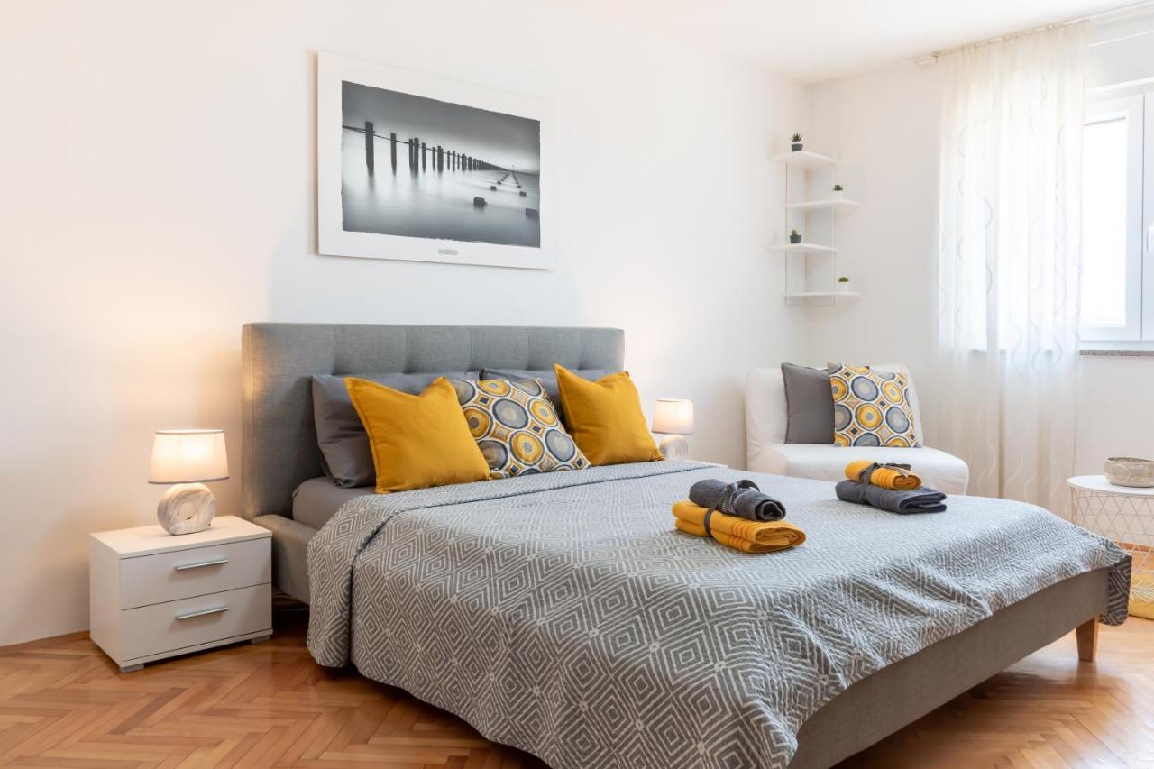 Apartment Dorrea Pula Ngoại thất bức ảnh